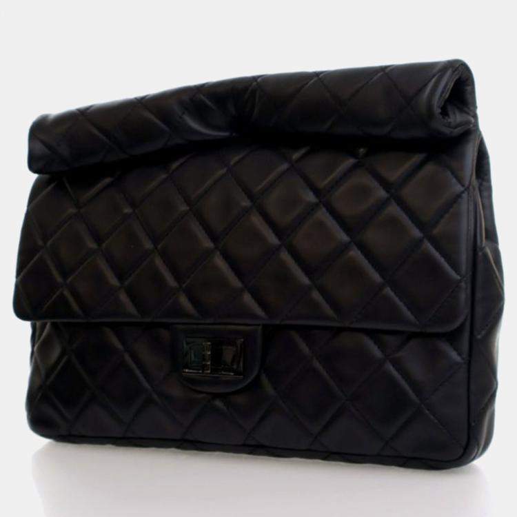 مملوكة مسبقًا Chanel Reissue Roll Black Lambskin Clutch Bag