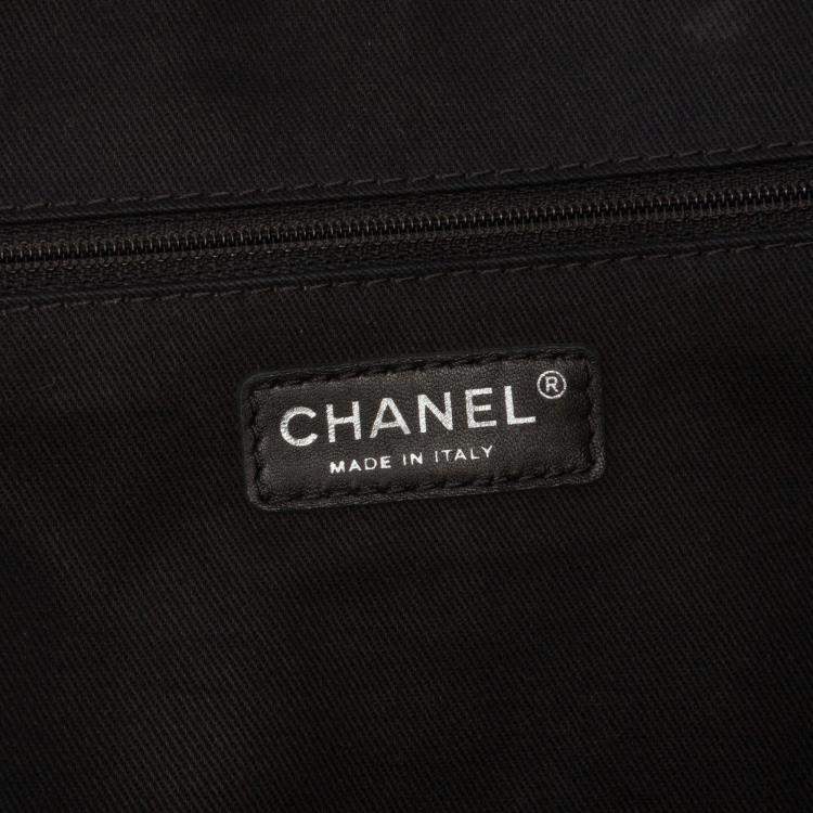 Pre Owned Chanel Purple Jumbo Quilted Caviar Easy Flap
