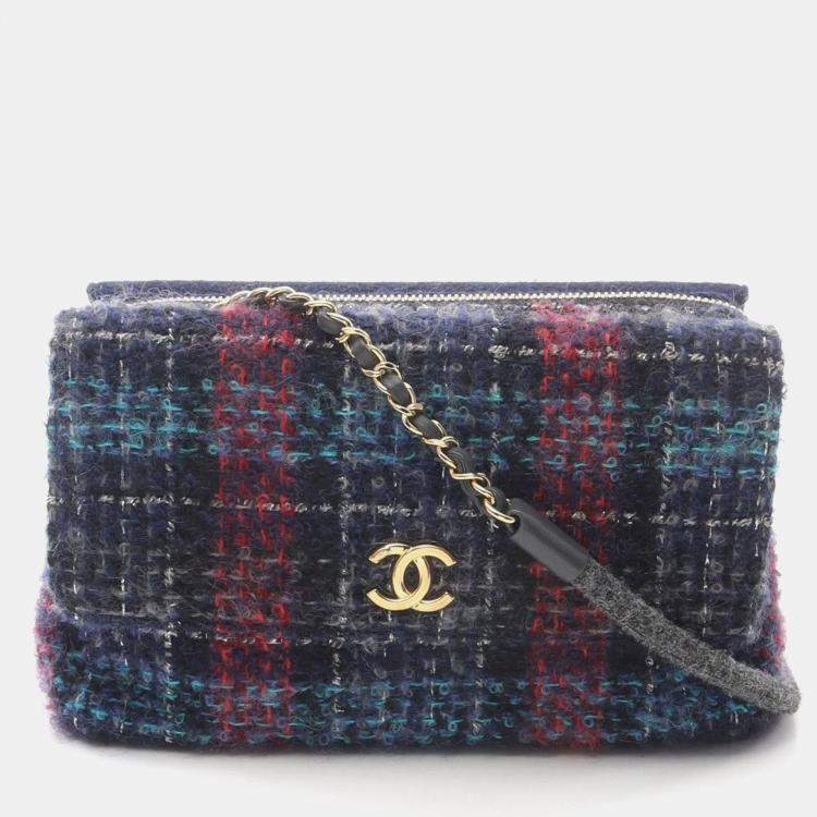 Pre Owned Chanel Paris-Hamburg Double Side Multicolor Tweed and Leather Shoulder Bag