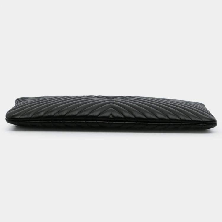 Pre Owned Chanel Diagonal Chevron Large Black Calfskin Tassel O Case Clutch