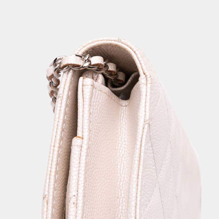 Pre Owned Chanel White Quilted Caviar Golden Class Wallet On Chain