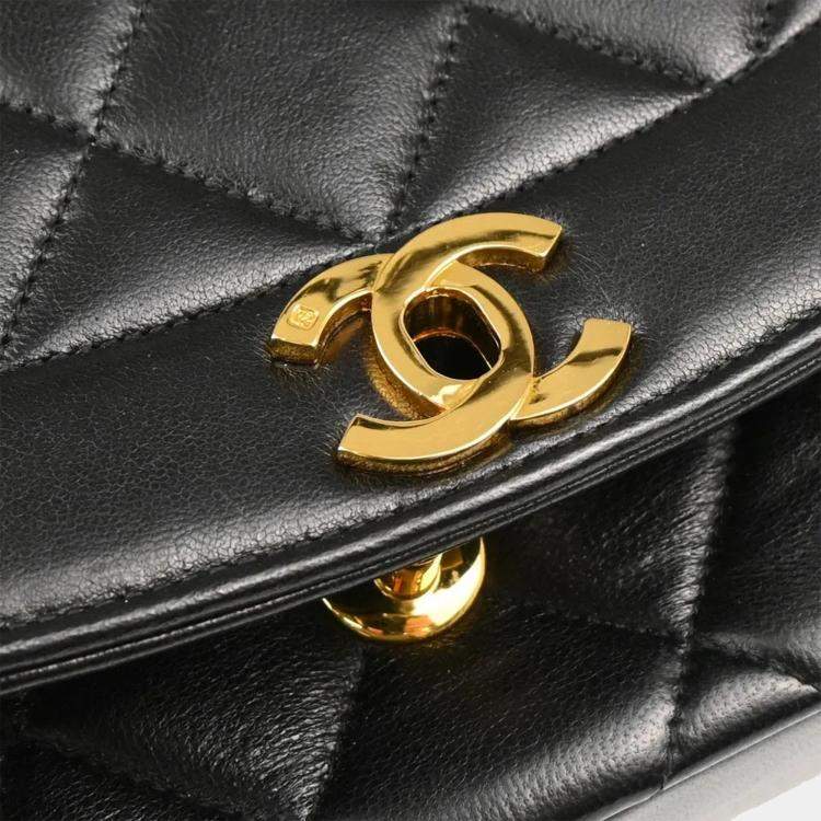Pre Owned Chanel Diana Medium Black Lambskin Shoulder Bag