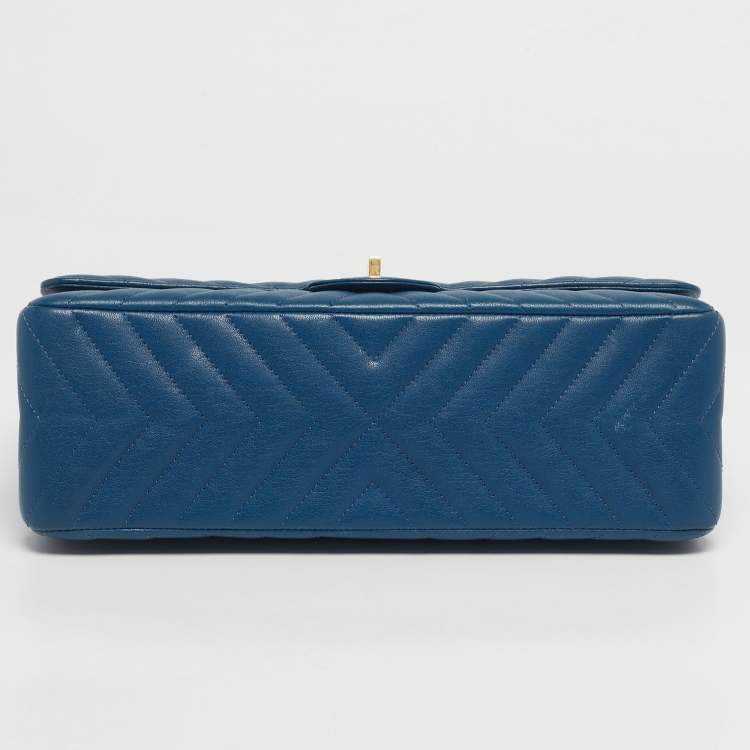 Pre Owned Chanel Blue Chevron Leather 226 Reissue 2.55 Flap Bag
