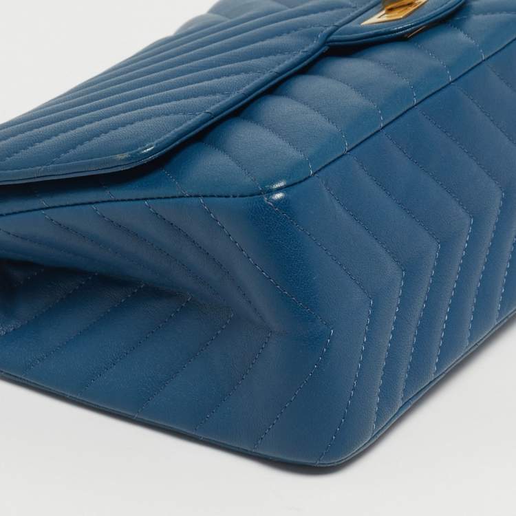 Pre Owned Chanel Blue Chevron Leather 226 Reissue 2.55 Flap Bag