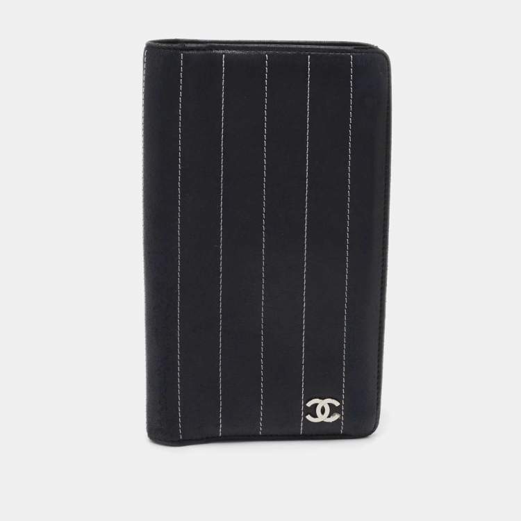 Pre Owned Chanel Black Striped Leather Vertical CC Wallet