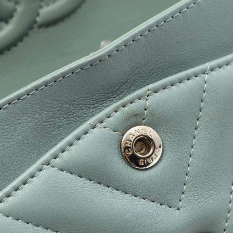 Pre Owned Chanel Chevron V-Stitch Green Lambskin Leather W-Flap Bag