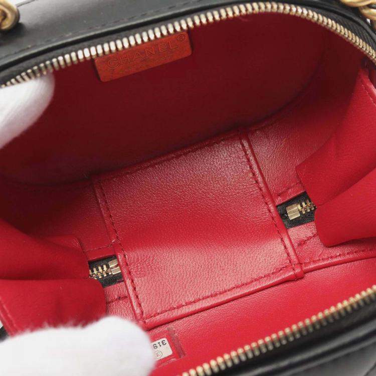 Pre Owned Chanel Black Quilted Lambskin CC Bubble Vanity Case With Chain