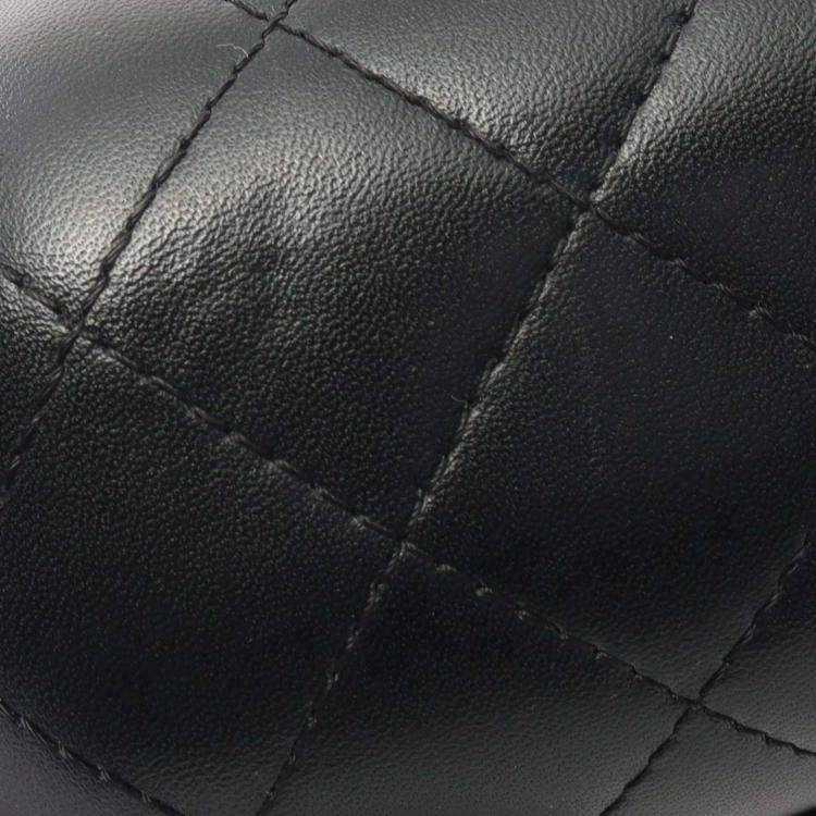 Pre Owned Chanel Black Quilted Lambskin CC Bubble Vanity Case With Chain