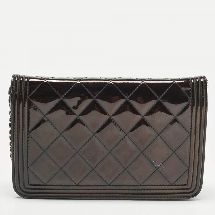 Pre Owned Chanel Metallic Quilted Patent Leather Boy WOC Bag