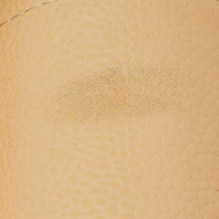 Pre Owned Chanel Beige Quilted Caviar Leather Medium Classic Double Flap Bag
