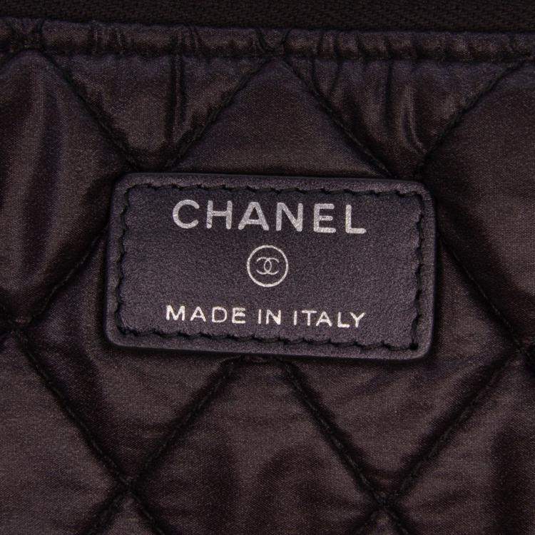 Pre Owned Chanel Black Medium CC Quilted Caviar O Case Clutch