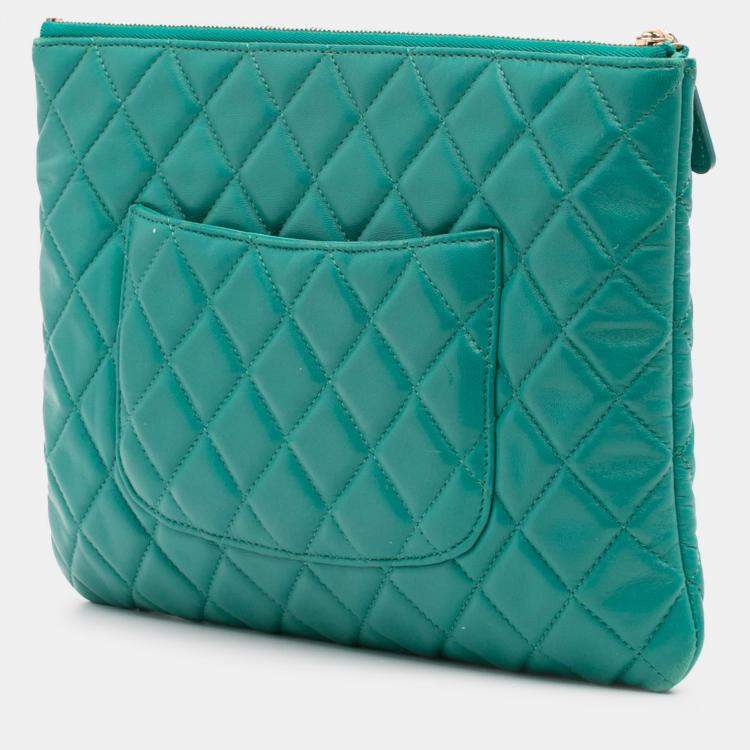 Pre Owned Chanel Green Medium Quilted Lambskin O Case Clutch