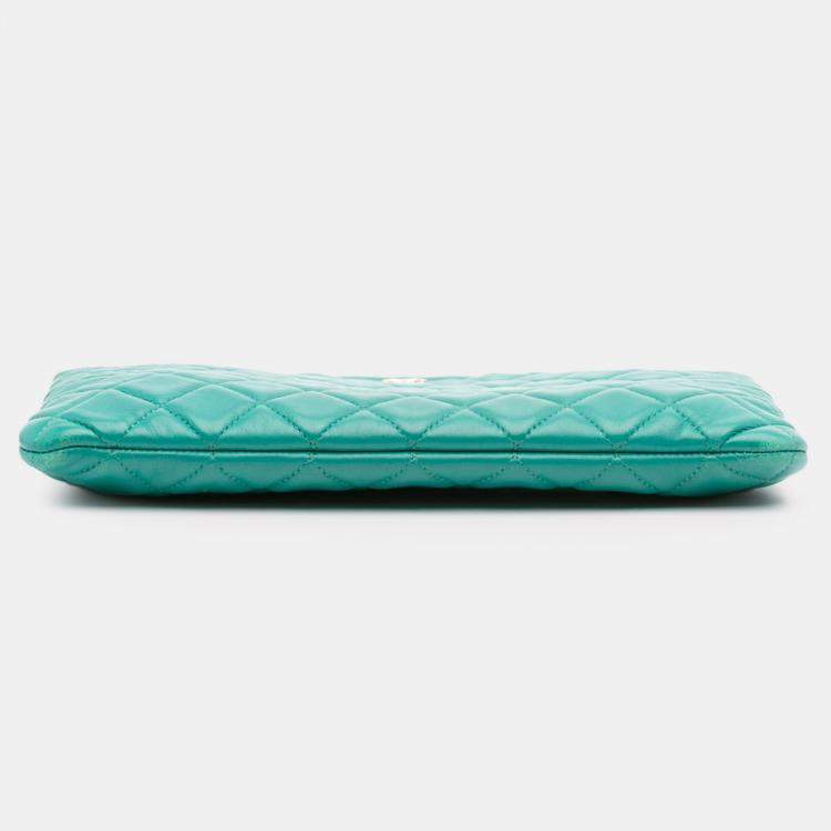 Pre Owned Chanel Green Medium Quilted Lambskin O Case Clutch