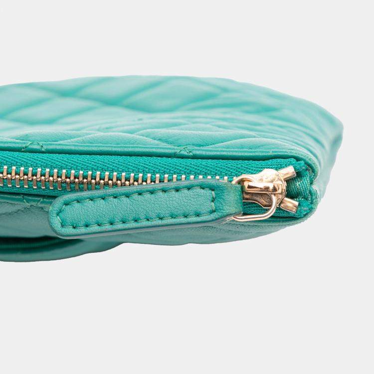 Pre Owned Chanel Green Medium Quilted Lambskin O Case Clutch