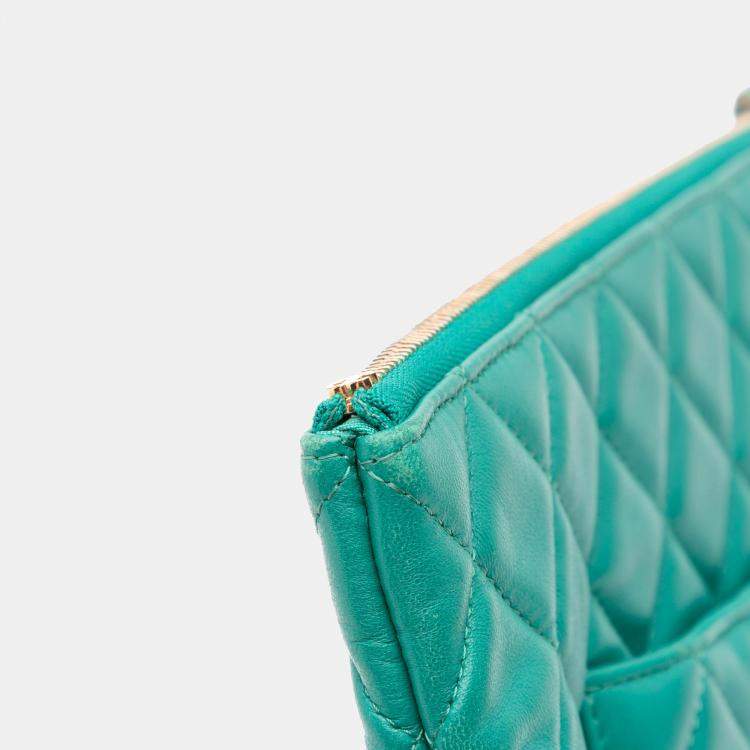 Pre Owned Chanel Green Medium Quilted Lambskin O Case Clutch