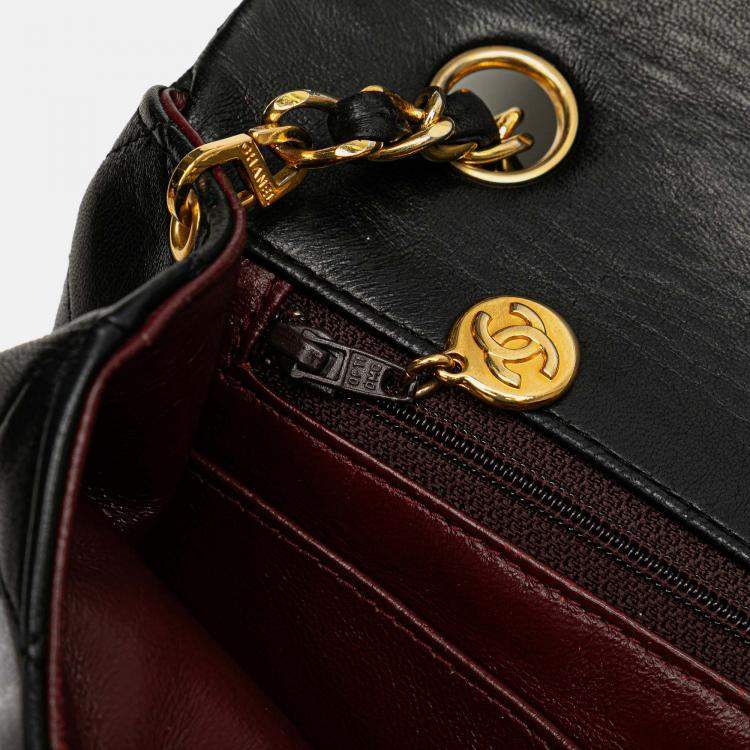 Pre Owned Chanel Black CC Quilted Lambskin Full Single Flap