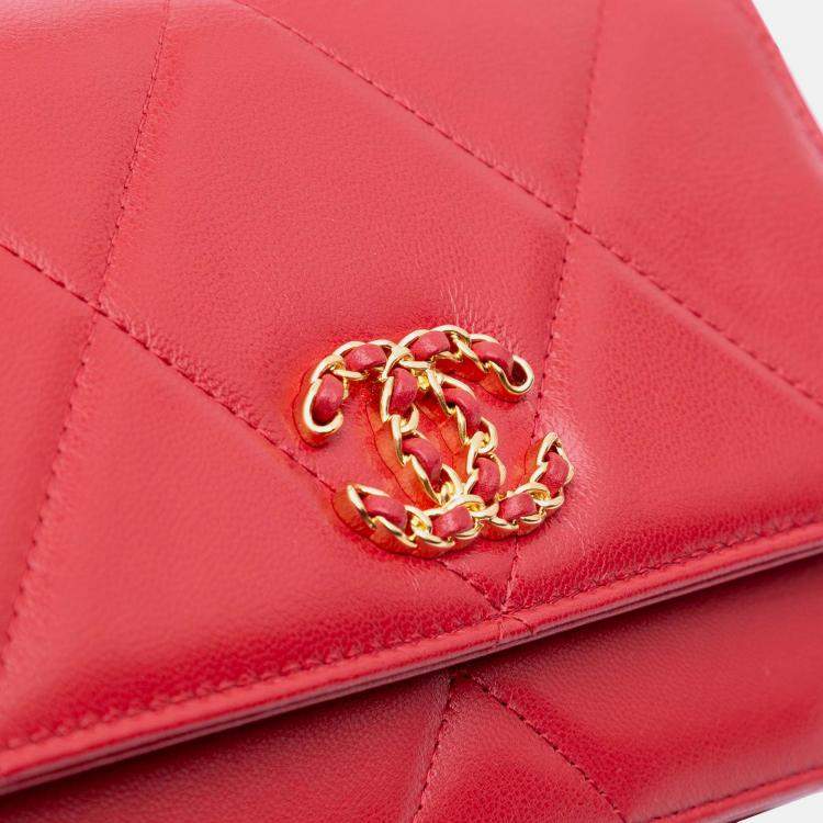 Pre Owned Chanel Red Quilted Goatskin 19 Wallet on Chain