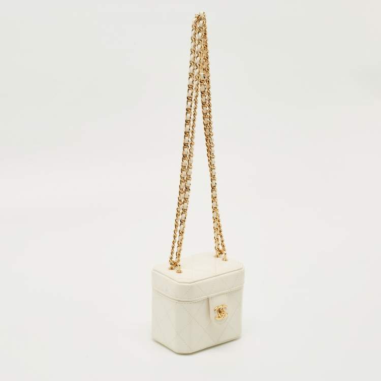 Pre Owned Chanel Off White Quilted Leather Vanity Clutch with Chain