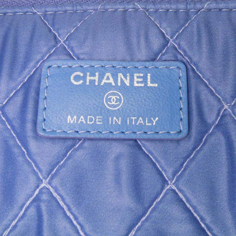 Pre Owned Chanel Blue Medium Quilted Patent O Case Clutch