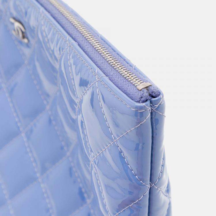 Pre Owned Chanel Blue Medium Quilted Patent O Case Clutch
