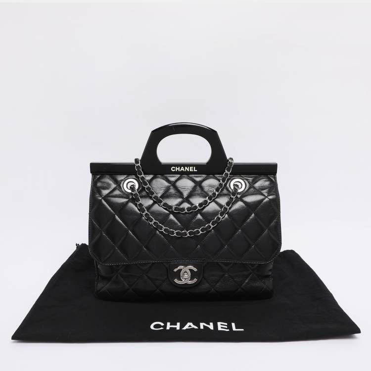 Pre Owned Chanel Black Quilted Glazed Leather Small CC Delivery Bag