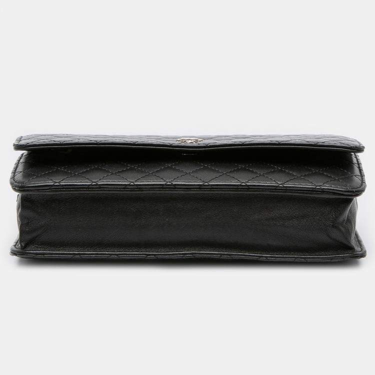 Pre Owned Chanel Black Microquilted Lambskin Wallet On Chain