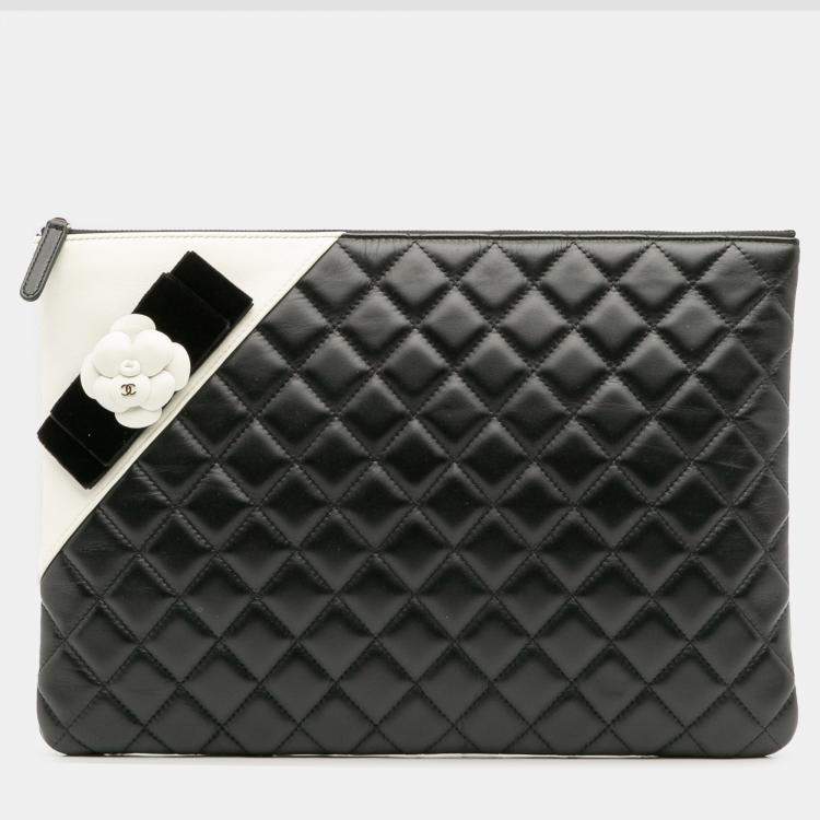 Pre Owned Chanel Black/White Large Quilted Lambskin Camellia O Case Clutch