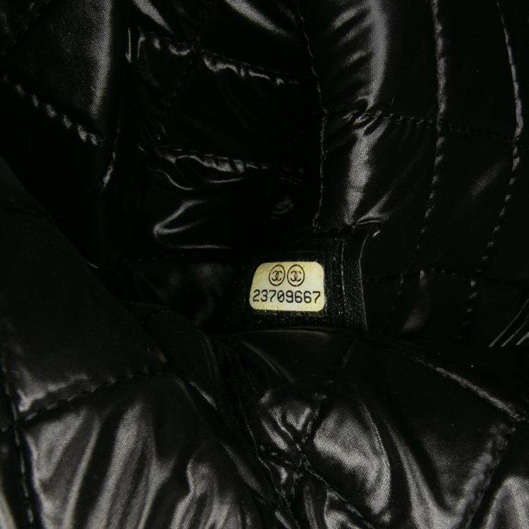 Pre Owned Chanel Black/White Large Quilted Lambskin Camellia O Case Clutch