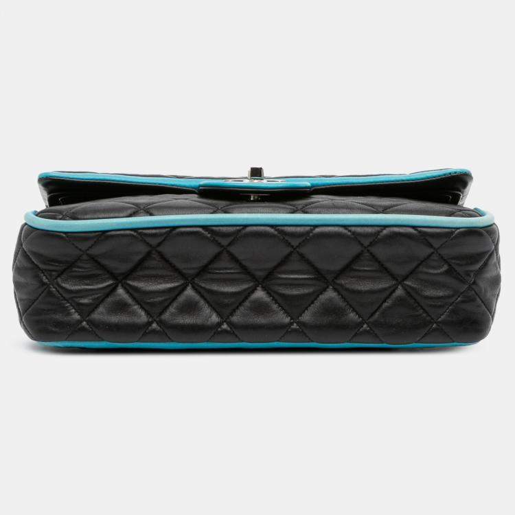 مملوكة مسبقًا Chanel Black Blue Medium Classic Bicolor Quilted Lambskin Double Flap