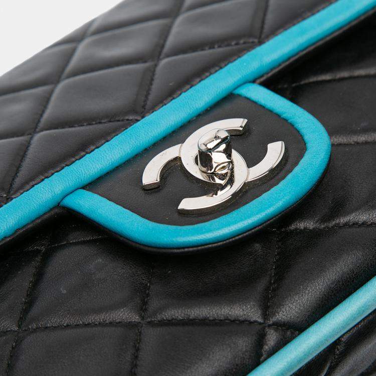 مملوكة مسبقًا Chanel Black Blue Medium Classic Bicolor Quilted Lambskin Double Flap