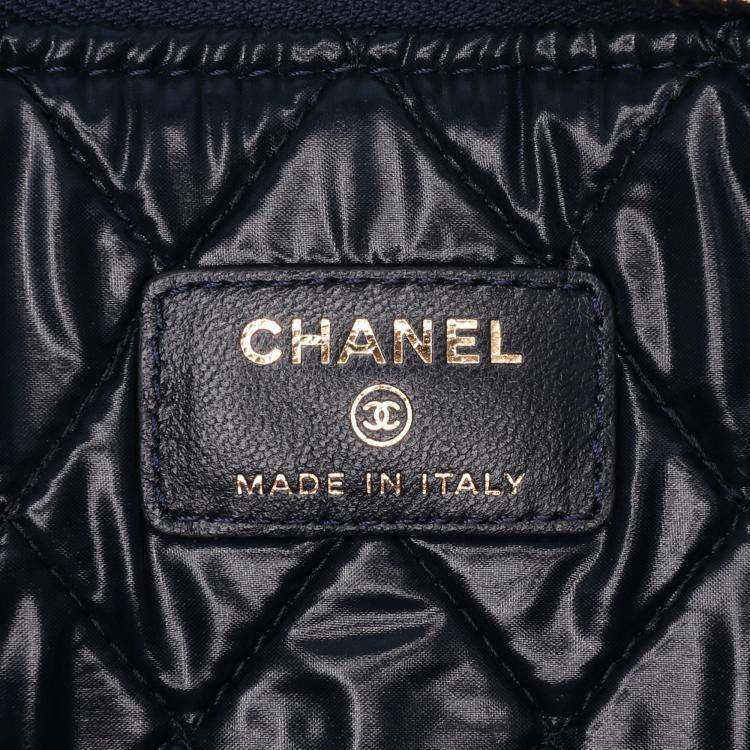 Pre Owned Chanel Cc Medium Quilted Velvet Cosmetic Case