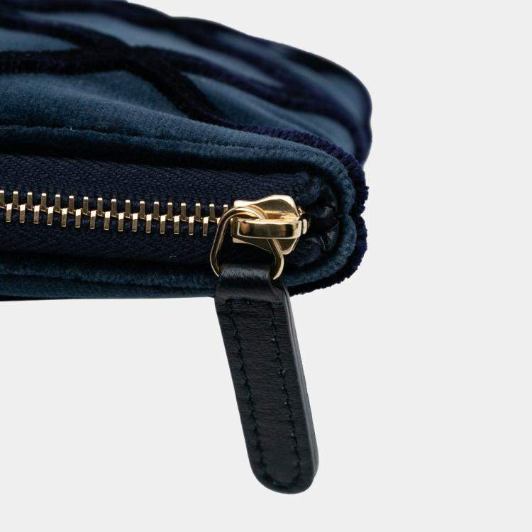 Pre Owned Chanel Cc Medium Quilted Velvet Cosmetic Case