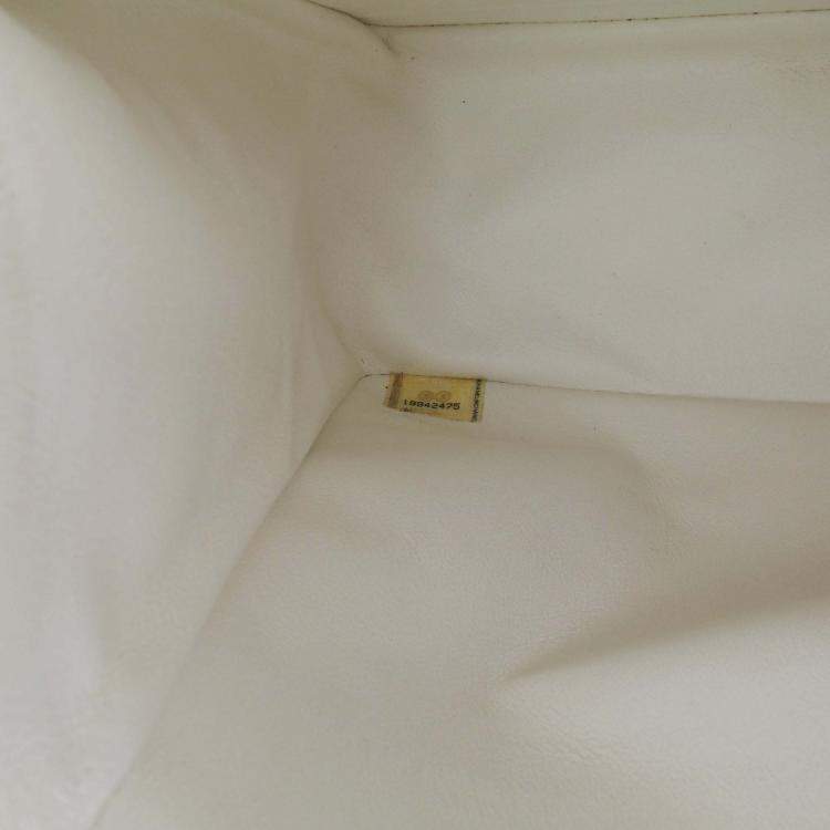 Pre Owned Chanel Classic Double Flap Jumbo White Caviar Shoulder Bag