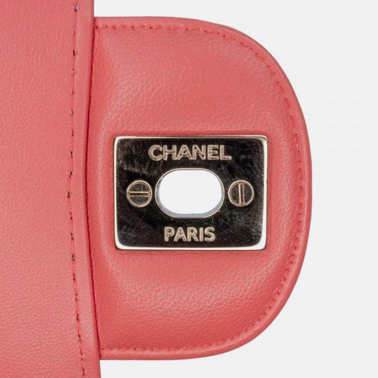 Pre Owned Chanel Classic Double Flap Medium Red Chevron Lambskin Shoulder Bag