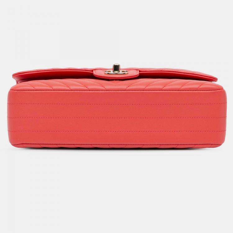 Pre Owned Chanel Classic Double Flap Medium Red Chevron Lambskin Shoulder Bag
