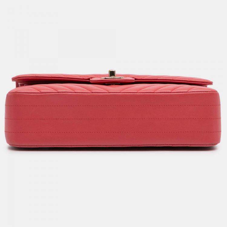 Pre Owned Chanel Classic Double Flap Medium Red Chevron Lambskin Shoulder Bag