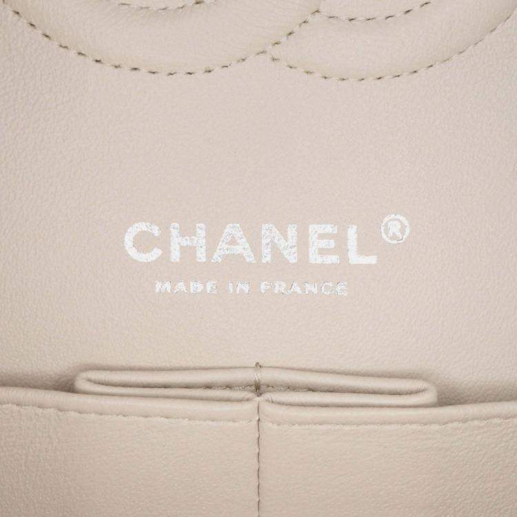 Pre Owned Chanel Classic Double Flap Medium Chevron Lambskin Shoulder Bag