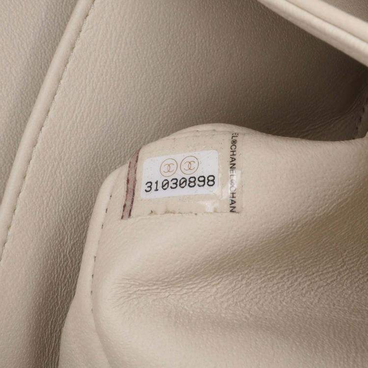 Pre Owned Chanel Classic Double Flap Medium Chevron Lambskin Shoulder Bag