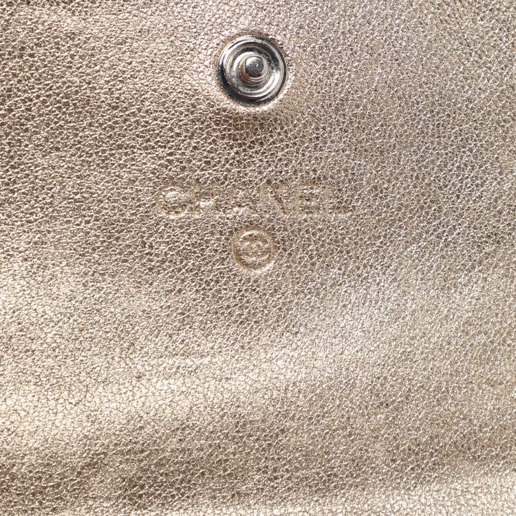 Pre Owned Chanel Gold Chevron Leather Compact Wallet