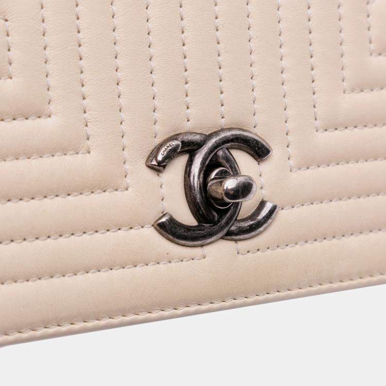 مملوكة مسبقًا Chanel Brown Small Quilted Calfskin Korean Garden Flap