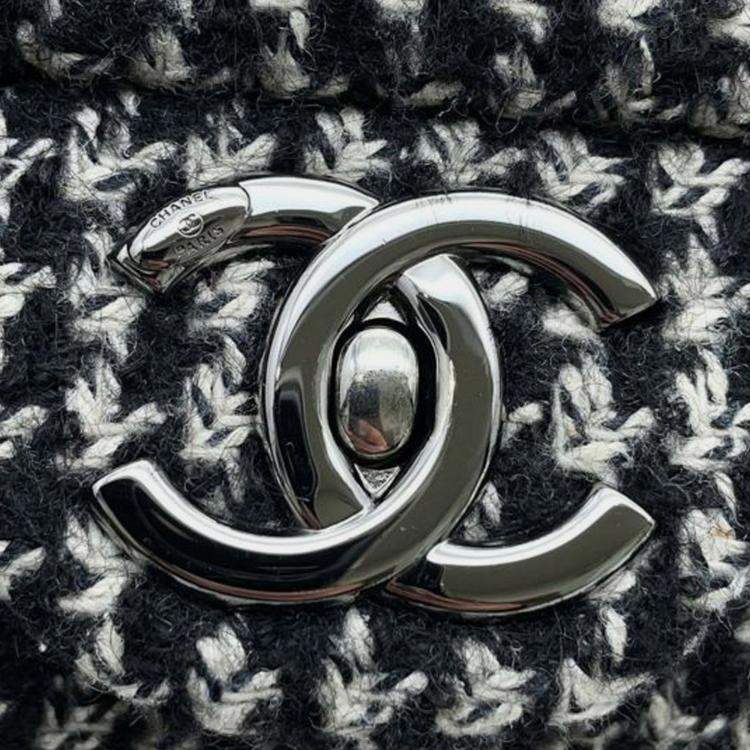 Pre Owned Chanel Black White Medium Quilted Jersey and Tweed Chain Flap