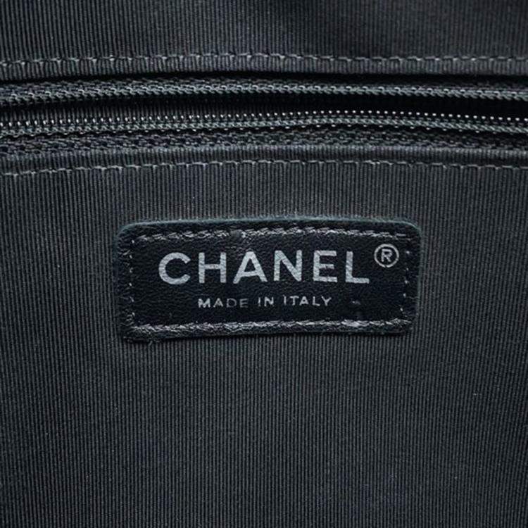 Pre Owned Chanel Black Small Tweed and Lambskin Girl Clutch on Chain