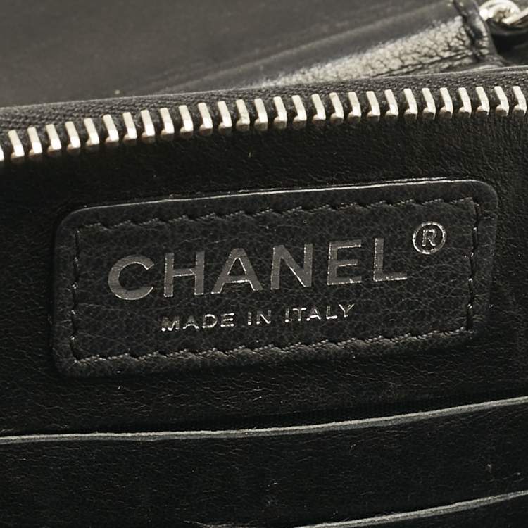 Pre Owned Chanel Black Quilted Leather Clams Wallet on Chain