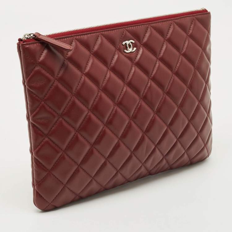 Pre Owned Chanel Burgundy Quilted Leather Medium O Case Clutch