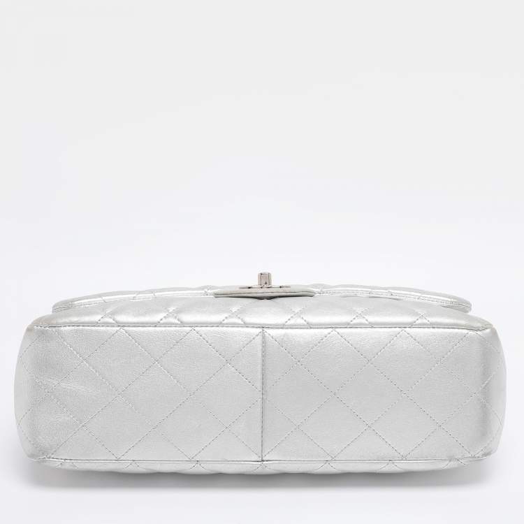 Pre Owned Chanel Silver Quilted Leather Jumbo Classic Single Flap Bag
