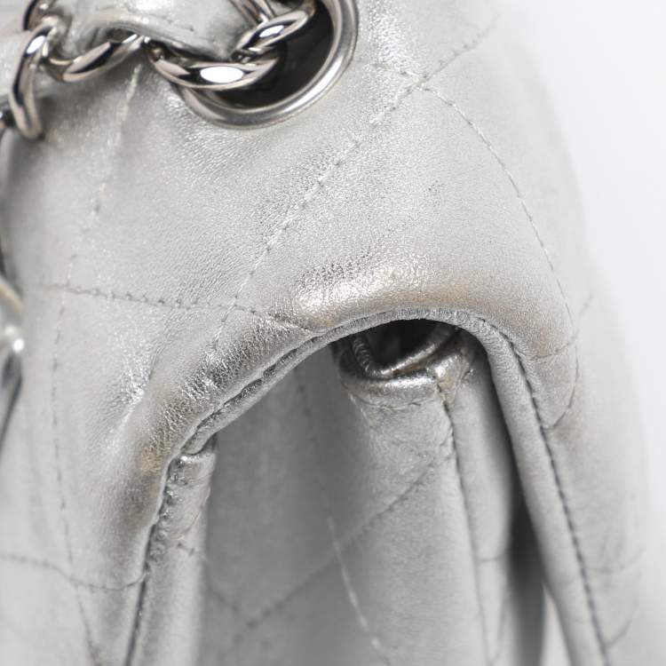 Pre Owned Chanel Silver Quilted Leather Jumbo Classic Single Flap Bag