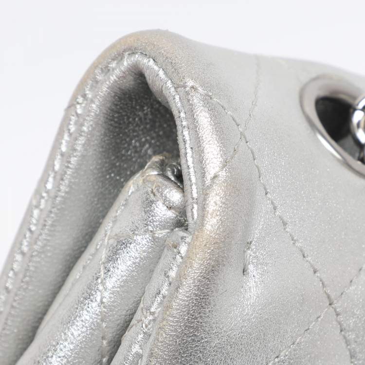 Pre Owned Chanel Silver Quilted Leather Jumbo Classic Single Flap Bag