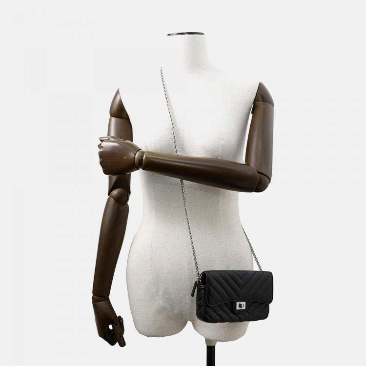 Pre Owned Chanel Chevron 2.55 Black Lambskin Shoulder Bag