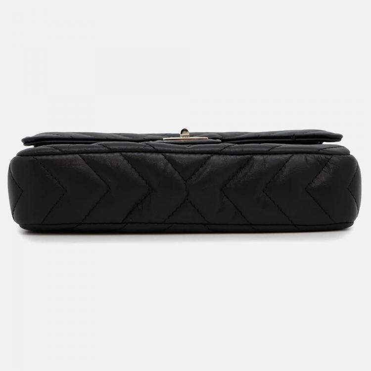 Pre Owned Chanel Chevron 2.55 Black Lambskin Shoulder Bag