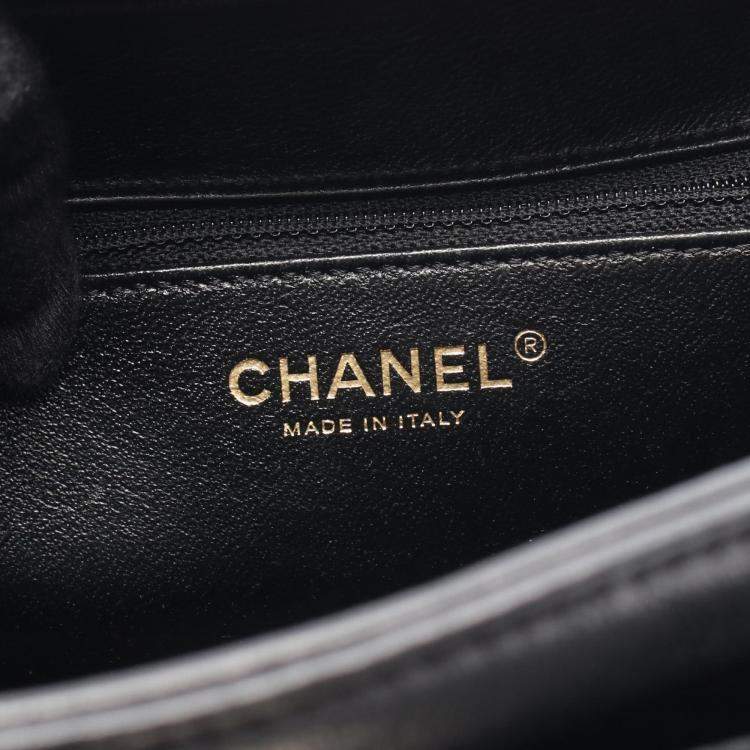 Pre Owned Chanel CC Filigree Black Leather Shoulder Bag